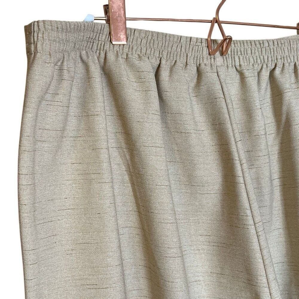 Alfred Dunner Studio Classic Fit Pull On Straight Leg Dress Pants Beige Size 18W - Picture 7 of 8